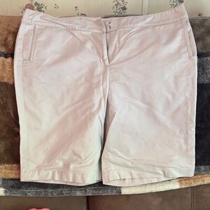 Ann Taylor Women's Cream Bermudas